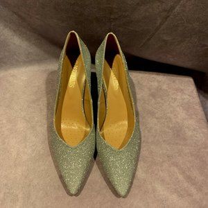 DREAM PAIRS Chunky Heel, Closed Pointed Toe Shoes NWOT!!!!!